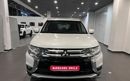 Mitsubishi Outlander III рестайлинг 3, 2016 год, 1 550 000 рублей, 8 фотография