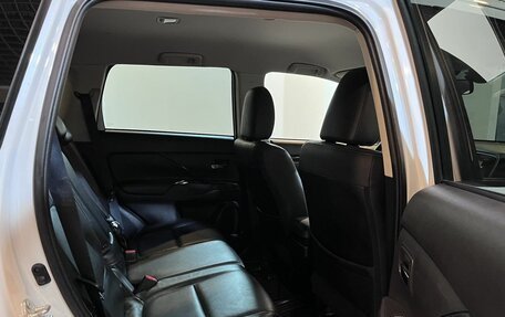 Mitsubishi Outlander III рестайлинг 3, 2016 год, 1 550 000 рублей, 22 фотография