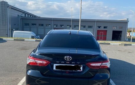 Toyota Camry, 2021 год, 3 260 000 рублей, 5 фотография