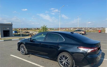 Toyota Camry, 2021 год, 3 260 000 рублей, 6 фотография