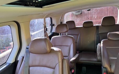 Hyundai Grand Starex Grand Starex I рестайлинг 2, 2018 год, 4 700 000 рублей, 5 фотография