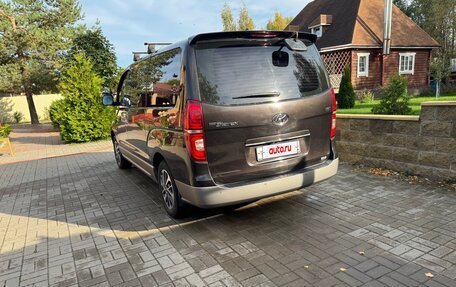 Hyundai Grand Starex Grand Starex I рестайлинг 2, 2018 год, 4 700 000 рублей, 4 фотография