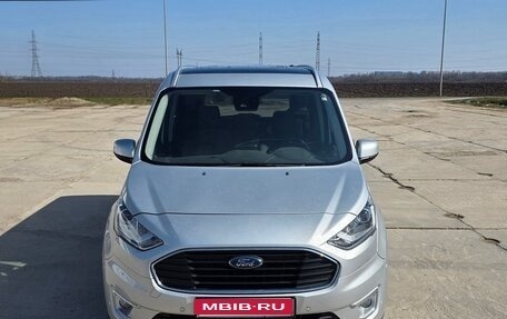 Ford Tourneo Connect II рестайлинг, 2019 год, 2 000 000 рублей, 1 фотография