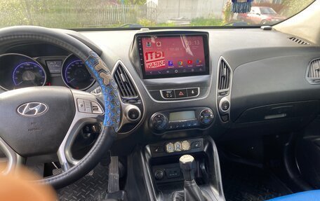 Hyundai ix35 I рестайлинг, 2010 год, 800 000 рублей, 10 фотография