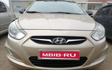 Hyundai Solaris II рестайлинг, 2011 год, 620 000 рублей, 2 фотография