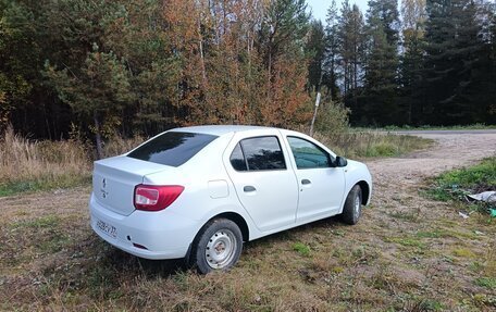 Renault Logan II, 2015 год, 390 000 рублей, 3 фотография
