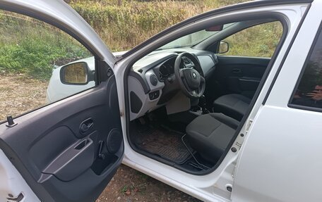 Renault Logan II, 2015 год, 390 000 рублей, 7 фотография