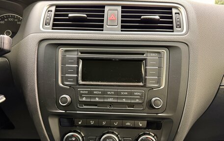 Volkswagen Jetta VI, 2013 год, 1 390 000 рублей, 12 фотография