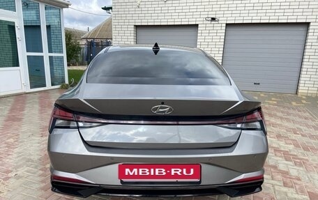 Hyundai Elantra, 2023 год, 1 950 000 рублей, 3 фотография