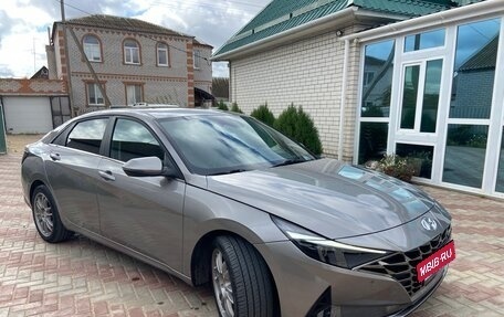 Hyundai Elantra, 2023 год, 1 950 000 рублей, 5 фотография