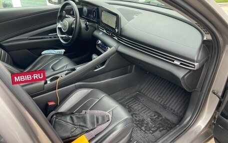 Hyundai Elantra, 2023 год, 1 950 000 рублей, 9 фотография
