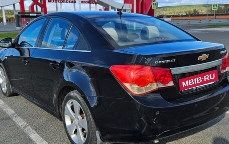 Chevrolet Cruze II, 2010 год, 650 000 рублей, 3 фотография