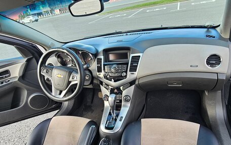 Chevrolet Cruze II, 2010 год, 650 000 рублей, 7 фотография