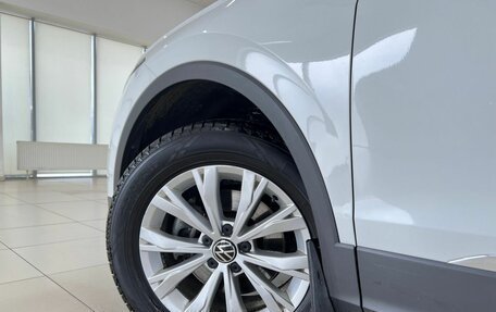 Volkswagen Tiguan II, 2021 год, 2 295 000 рублей, 17 фотография