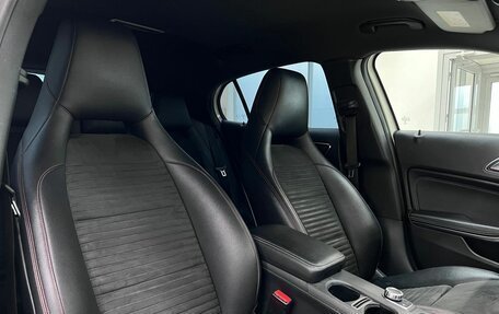 Mercedes-Benz GLA, 2017 год, 1 700 000 рублей, 34 фотография