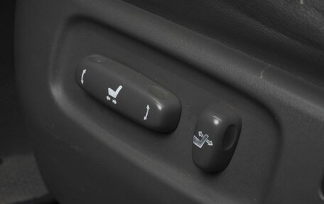 Toyota Land Cruiser 200, 2010 год, 3 100 000 рублей, 17 фотография