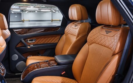 Bentley Bentayga I, 2016 год, 12 990 000 рублей, 9 фотография