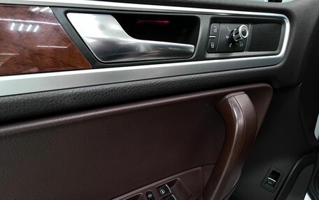 Volkswagen Touareg III, 2012 год, 2 350 000 рублей, 21 фотография