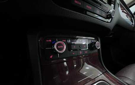 Volkswagen Touareg III, 2012 год, 2 350 000 рублей, 27 фотография
