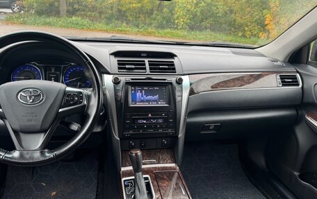Toyota Camry, 2018 год, 2 300 000 рублей, 6 фотография