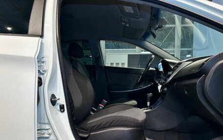 Hyundai Solaris II рестайлинг, 2013 год, 800 000 рублей, 12 фотография