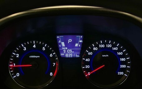 Hyundai Solaris II рестайлинг, 2013 год, 800 000 рублей, 18 фотография