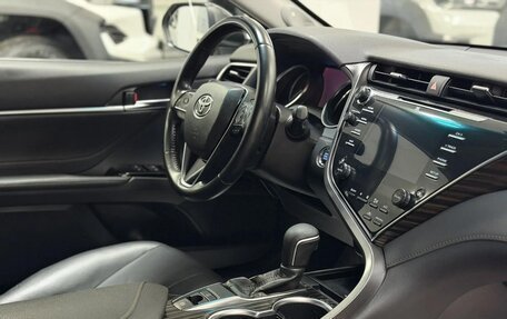 Toyota Camry, 2019 год, 2 590 000 рублей, 11 фотография