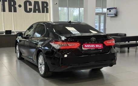 Toyota Camry, 2019 год, 2 590 000 рублей, 3 фотография