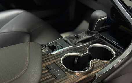 Toyota Camry, 2019 год, 2 590 000 рублей, 15 фотография
