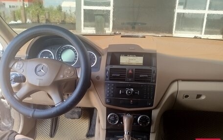 Mercedes-Benz C-Класс, 2008 год, 800 000 рублей, 3 фотография