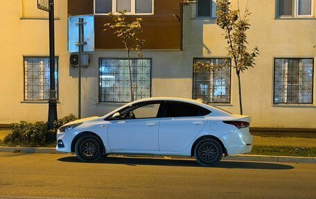 Hyundai Solaris II рестайлинг, 2017 год, 680 000 рублей, 4 фотография