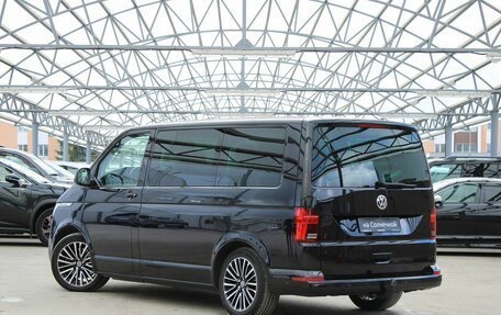 Volkswagen Multivan T6 рестайлинг, 2019 год, 5 990 000 рублей, 3 фотография