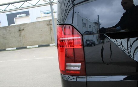 Volkswagen Multivan T6 рестайлинг, 2019 год, 5 990 000 рублей, 10 фотография