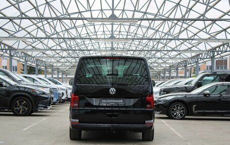 Volkswagen Multivan T6 рестайлинг, 2019 год, 5 990 000 рублей, 4 фотография