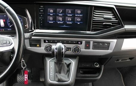 Volkswagen Multivan T6 рестайлинг, 2019 год, 5 990 000 рублей, 11 фотография