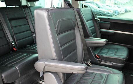 Volkswagen Multivan T6 рестайлинг, 2019 год, 5 990 000 рублей, 20 фотография