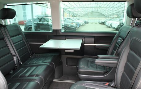 Volkswagen Multivan T6 рестайлинг, 2019 год, 5 990 000 рублей, 21 фотография