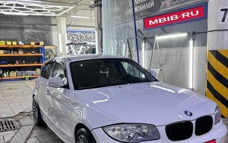 BMW 1 серия, 2009 год, 1 000 000 рублей, 1 фотография