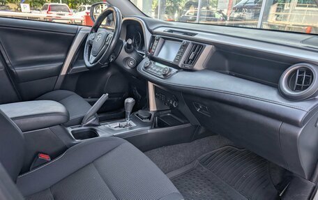 Toyota RAV4, 2017 год, 2 359 000 рублей, 9 фотография