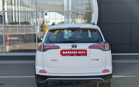 Toyota RAV4, 2017 год, 2 359 000 рублей, 5 фотография
