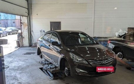 Hyundai Solaris II рестайлинг, 2015 год, 1 050 000 рублей, 4 фотография