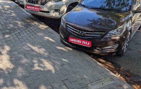 Hyundai Solaris II рестайлинг, 2015 год, 1 050 000 рублей, 2 фотография