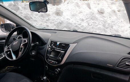 Hyundai Solaris II рестайлинг, 2015 год, 1 050 000 рублей, 14 фотография