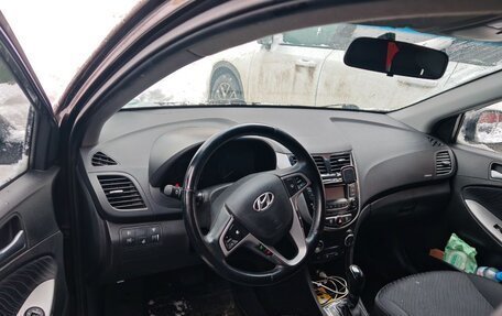 Hyundai Solaris II рестайлинг, 2015 год, 1 050 000 рублей, 13 фотография
