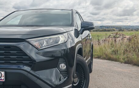 Toyota RAV4, 2022 год, 3 300 000 рублей, 4 фотография