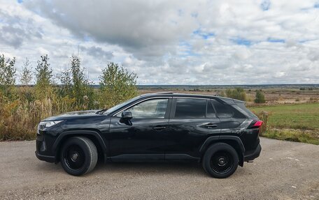 Toyota RAV4, 2022 год, 3 300 000 рублей, 6 фотография