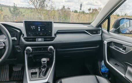 Toyota RAV4, 2022 год, 3 300 000 рублей, 17 фотография