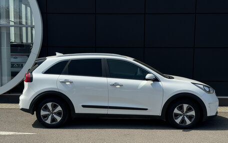 KIA Niro I, 2017 год, 2 124 000 рублей, 5 фотография
