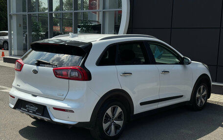 KIA Niro I, 2017 год, 2 124 000 рублей, 6 фотография