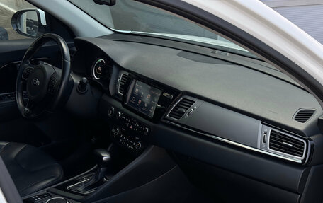 KIA Niro I, 2017 год, 2 124 000 рублей, 13 фотография